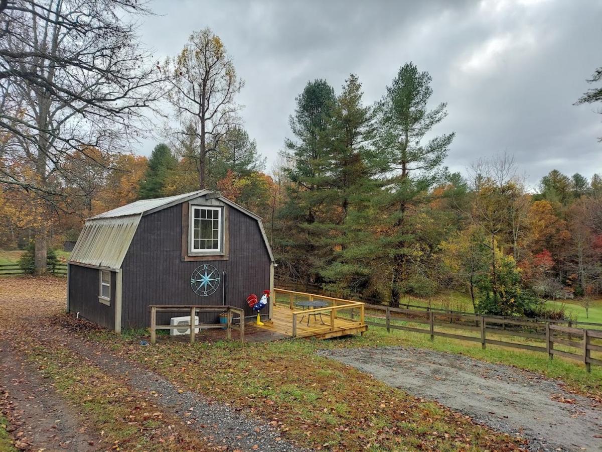 Rustic Hendersonville Farm Studio With Private Deck Exterior photo