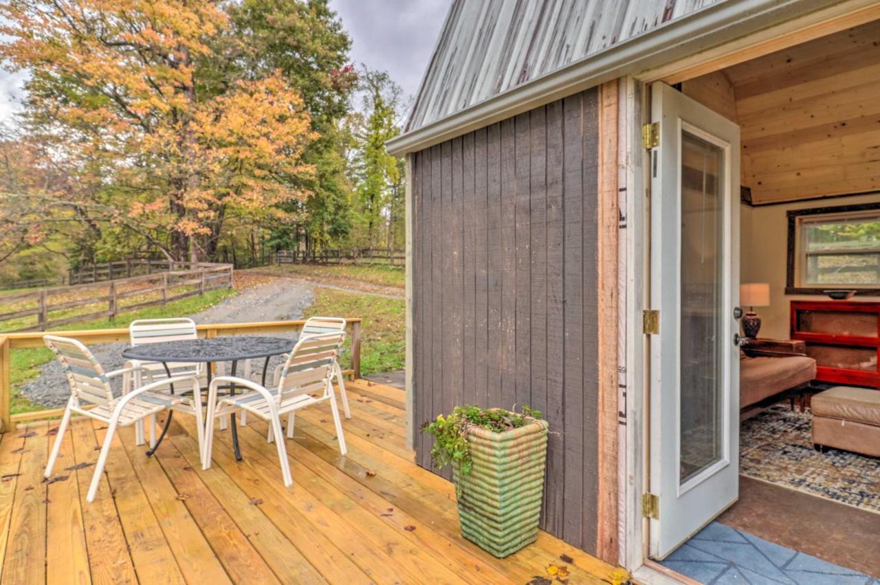 Rustic Hendersonville Farm Studio With Private Deck Exterior photo