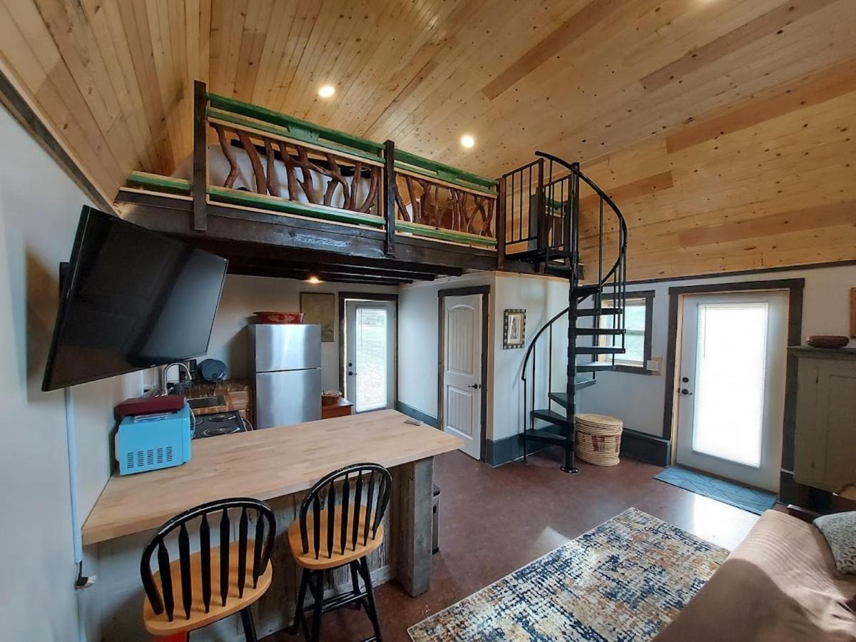 Rustic Hendersonville Farm Studio With Private Deck Exterior photo