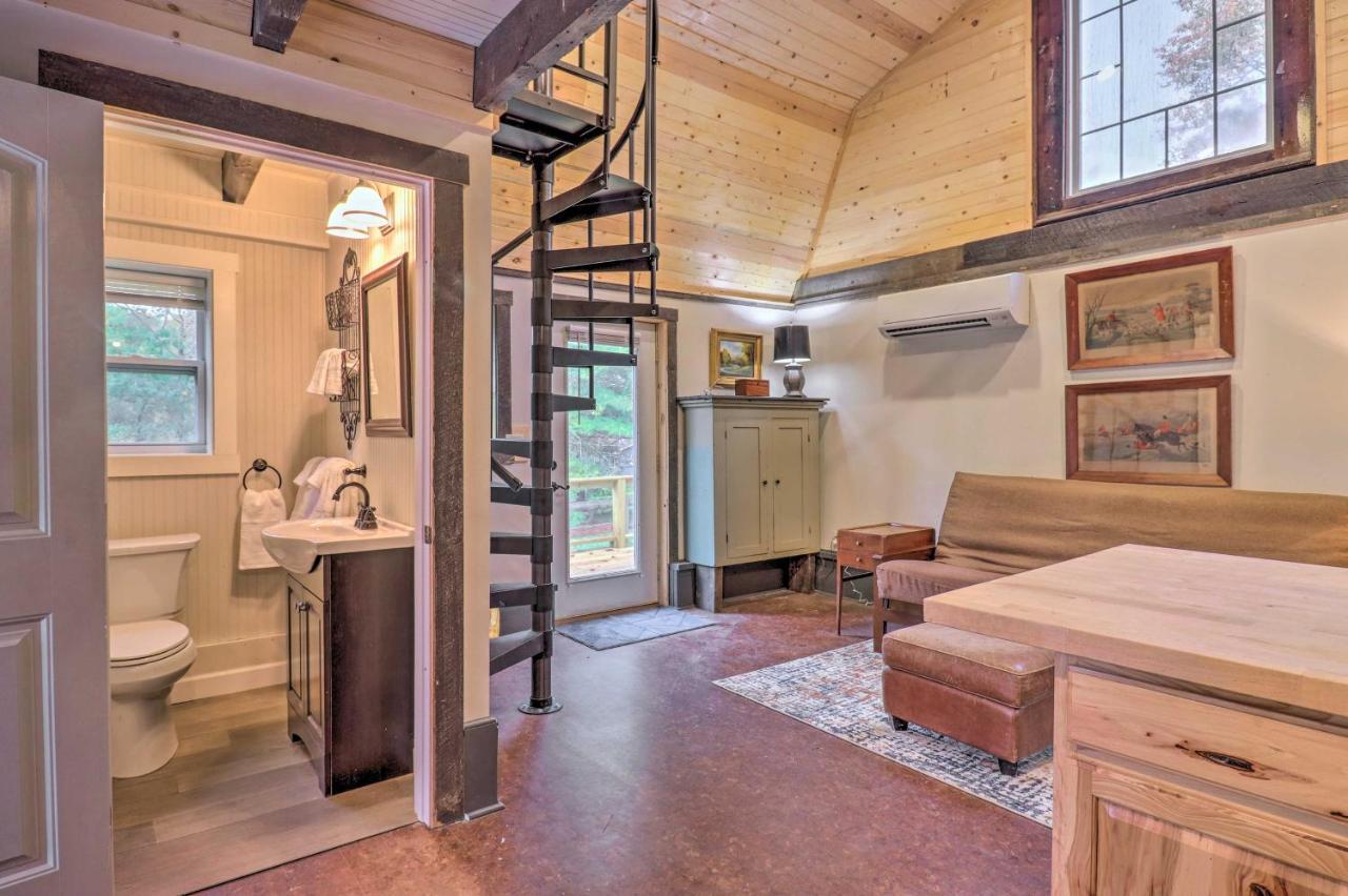 Rustic Hendersonville Farm Studio With Private Deck Exterior photo